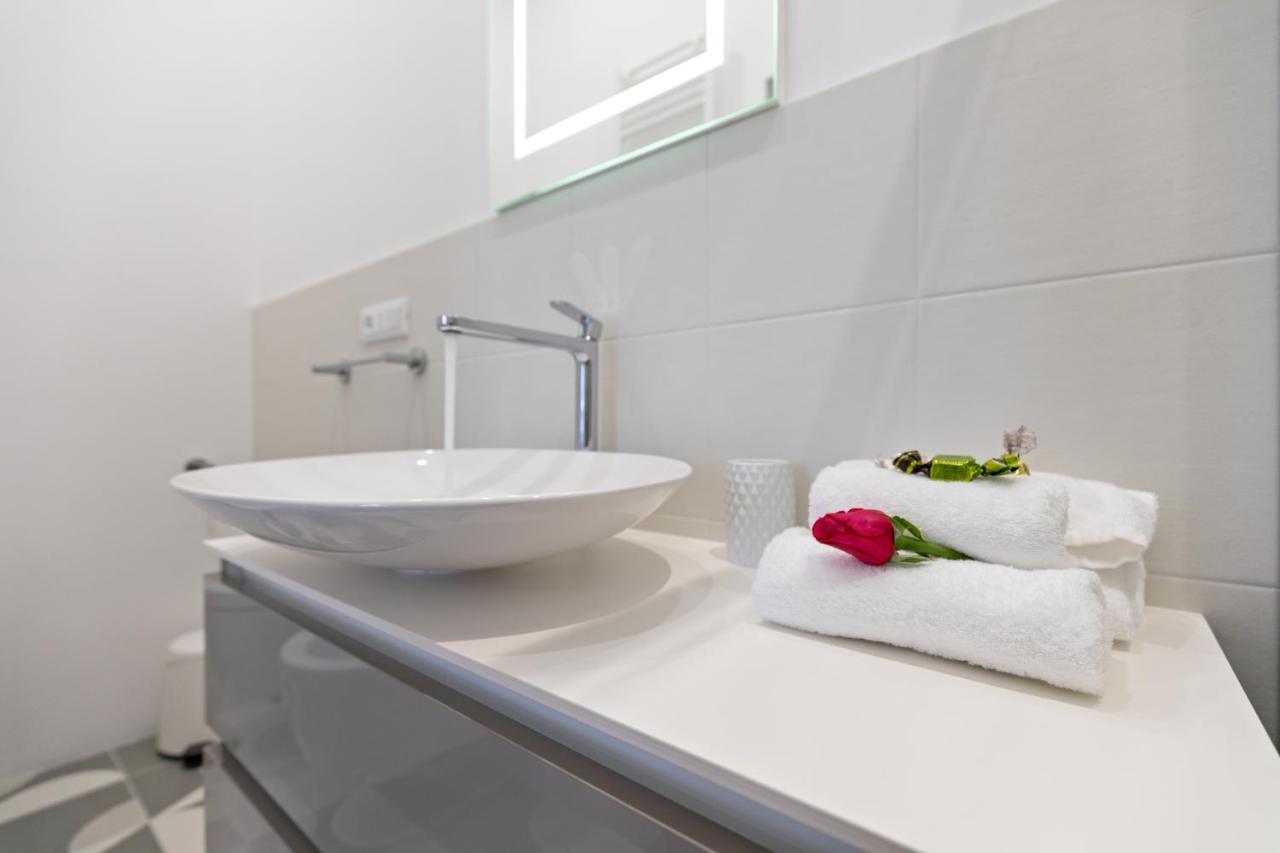 Buzzstays - Stylish Apartments Vatican Rome Downtown Zewnętrze zdjęcie